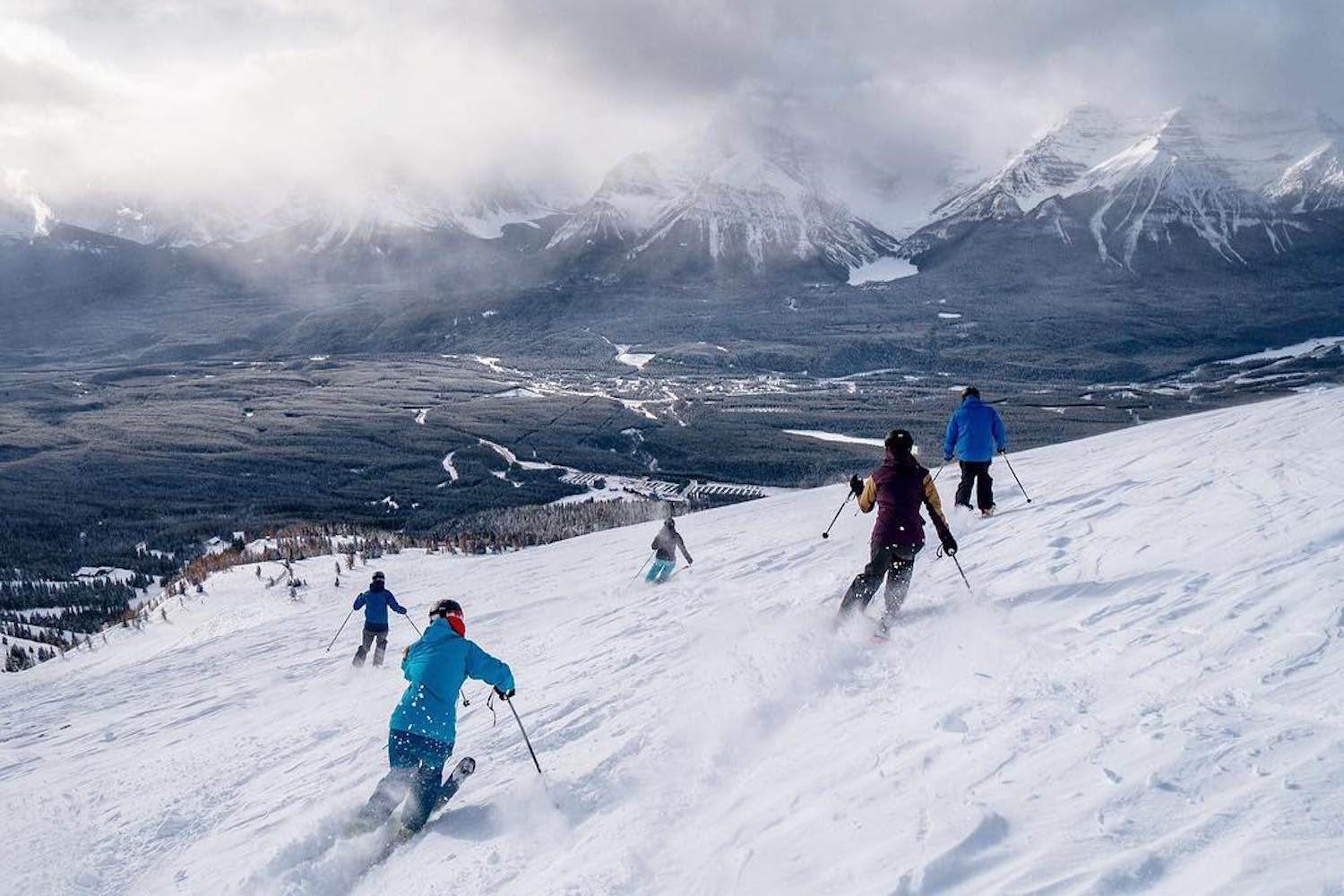 ski lake louise resort