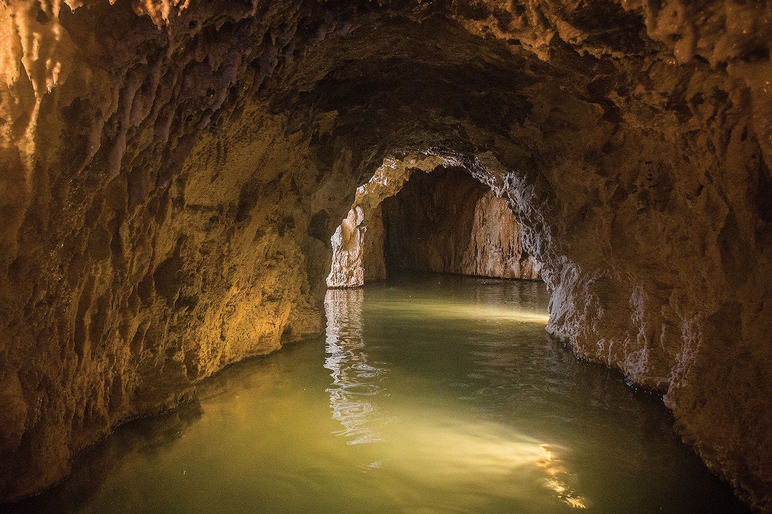 aisnworth hot springs