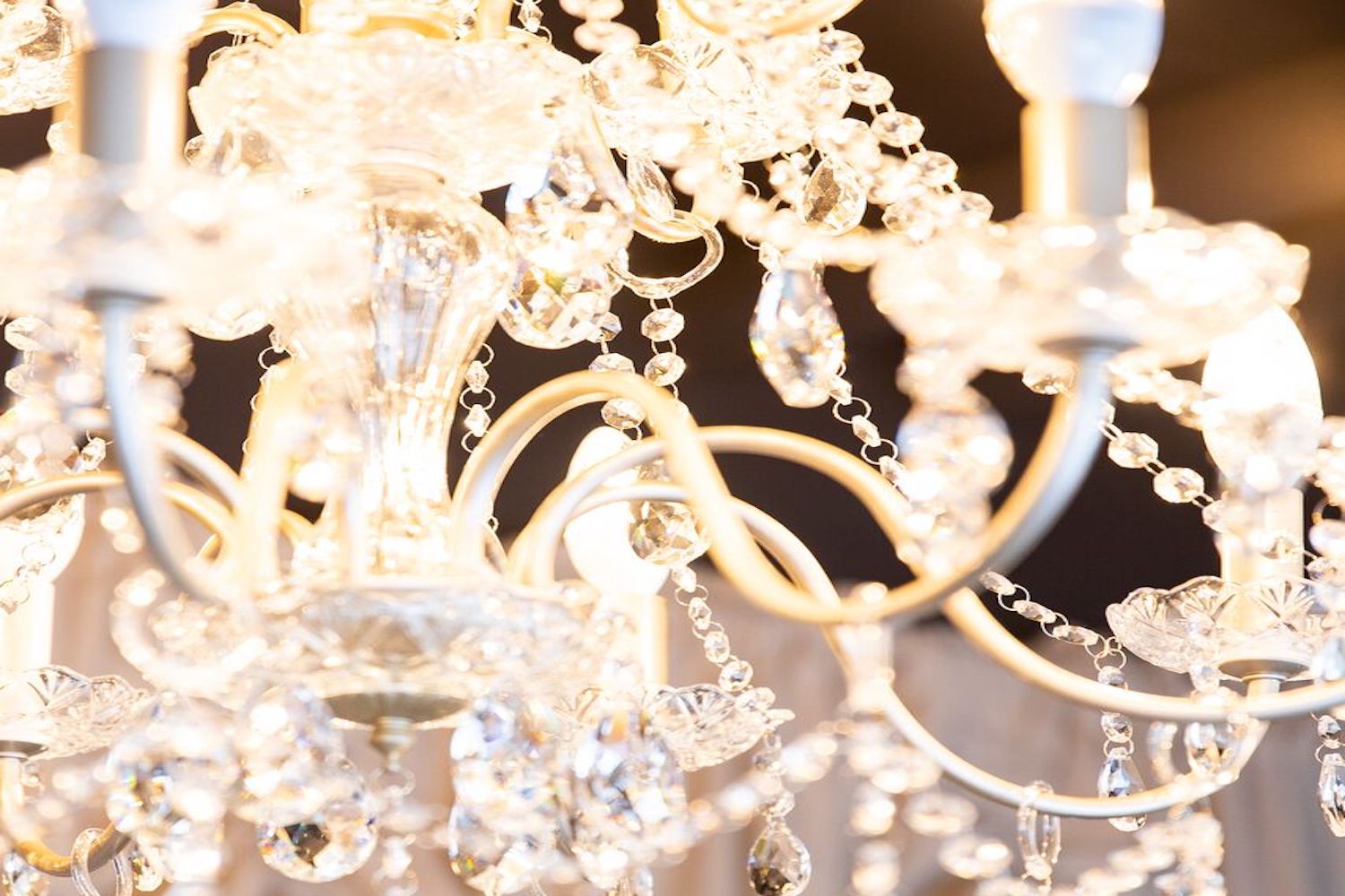 cafe du centre chandelier
