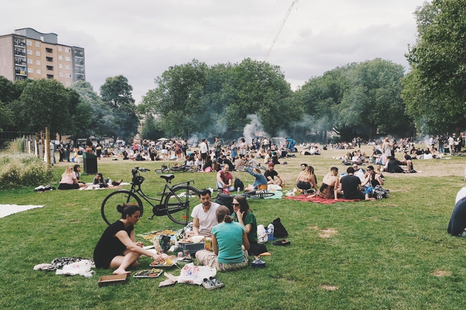 picnic outside bbq