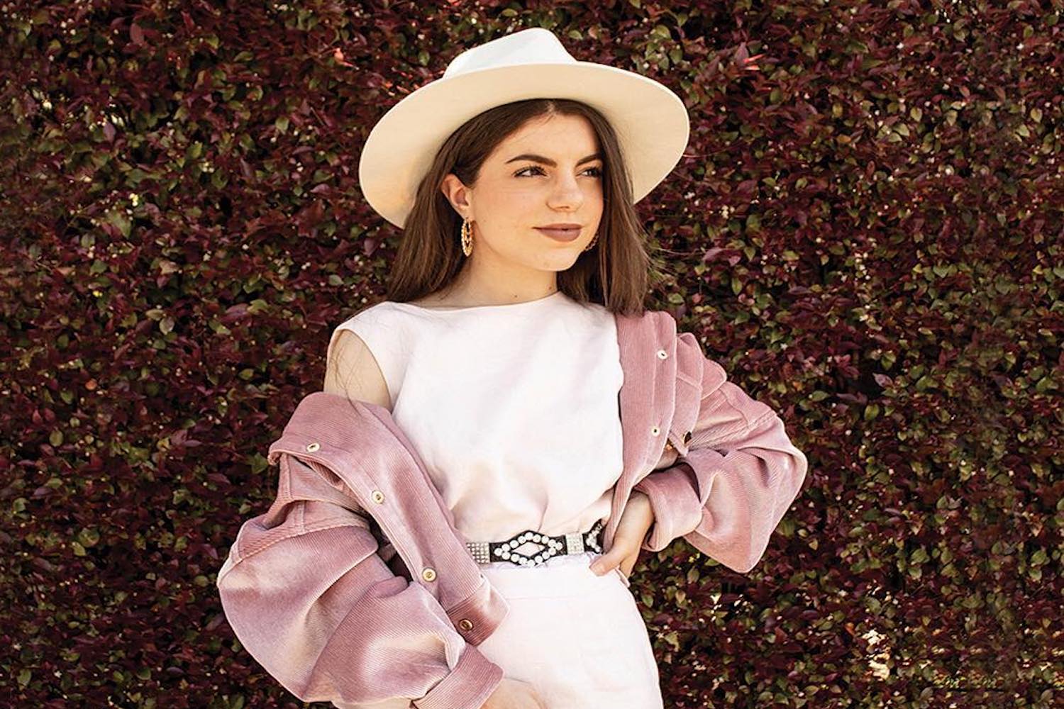 girl vintage hat pink