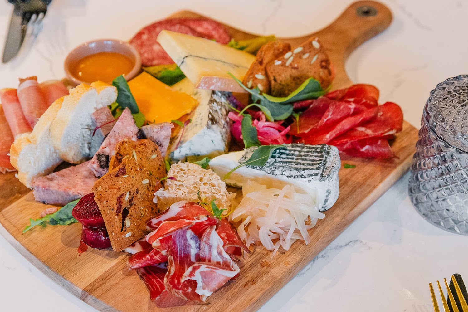 elate lounge charcuterie