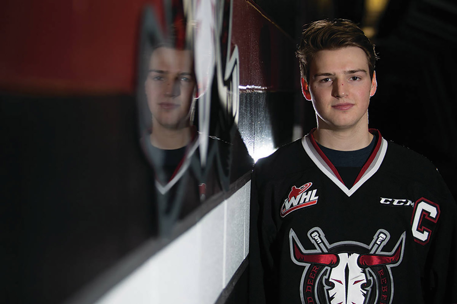 luke philp signs with Calgary Flames