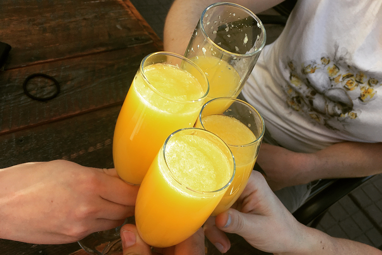 happy hour of the week mimosa