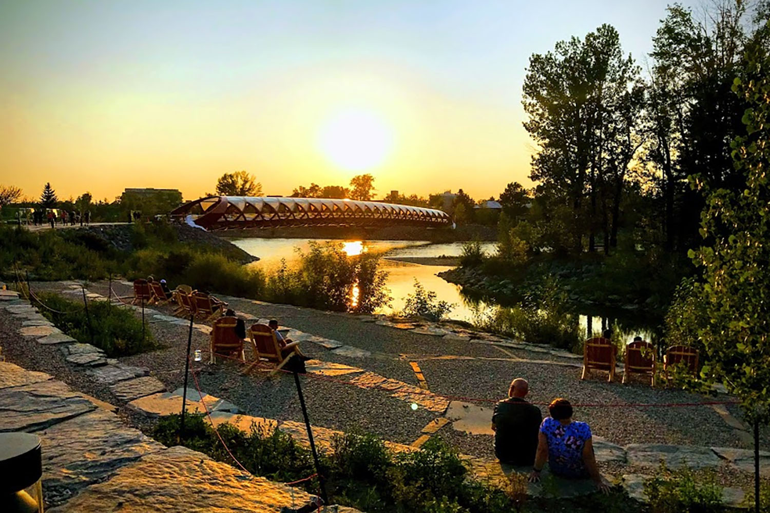 bow-river-tourist-spring-activities-calgary