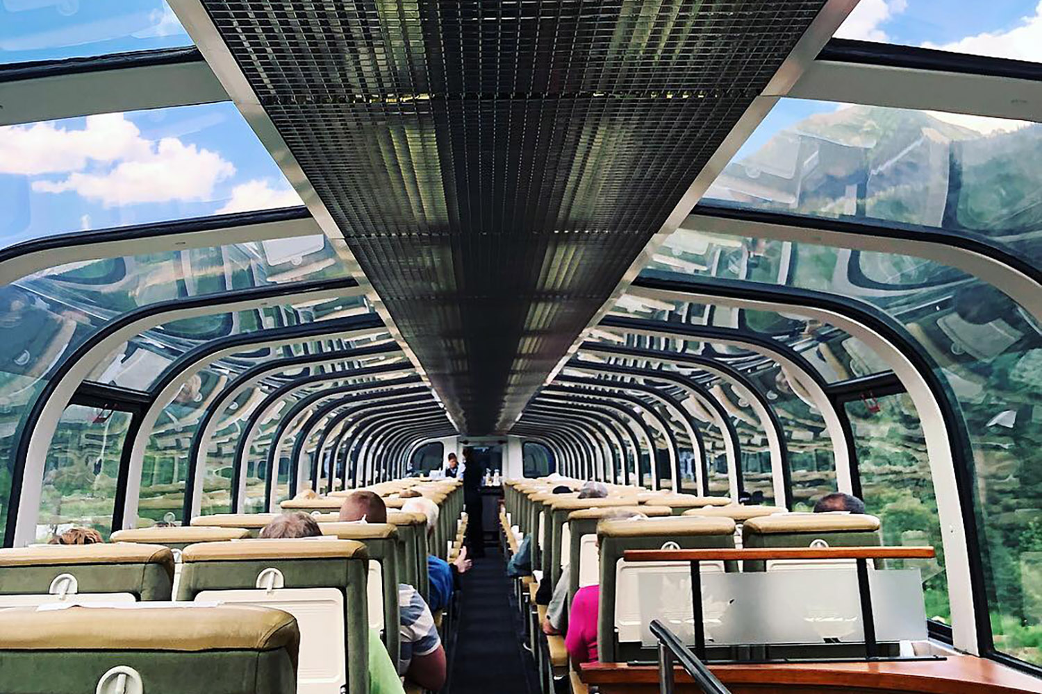 rocky mountaineer rocky mountains train