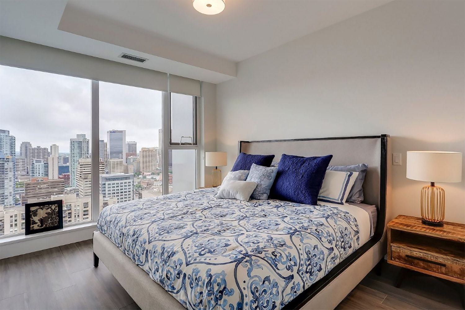 mainbed at the royal calgary rental