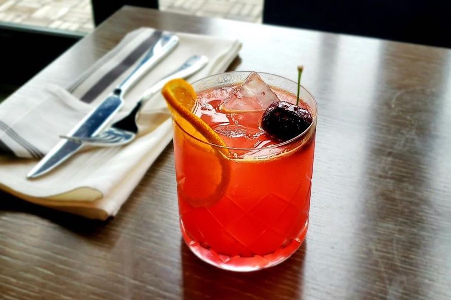 happy hour calgary elbow room