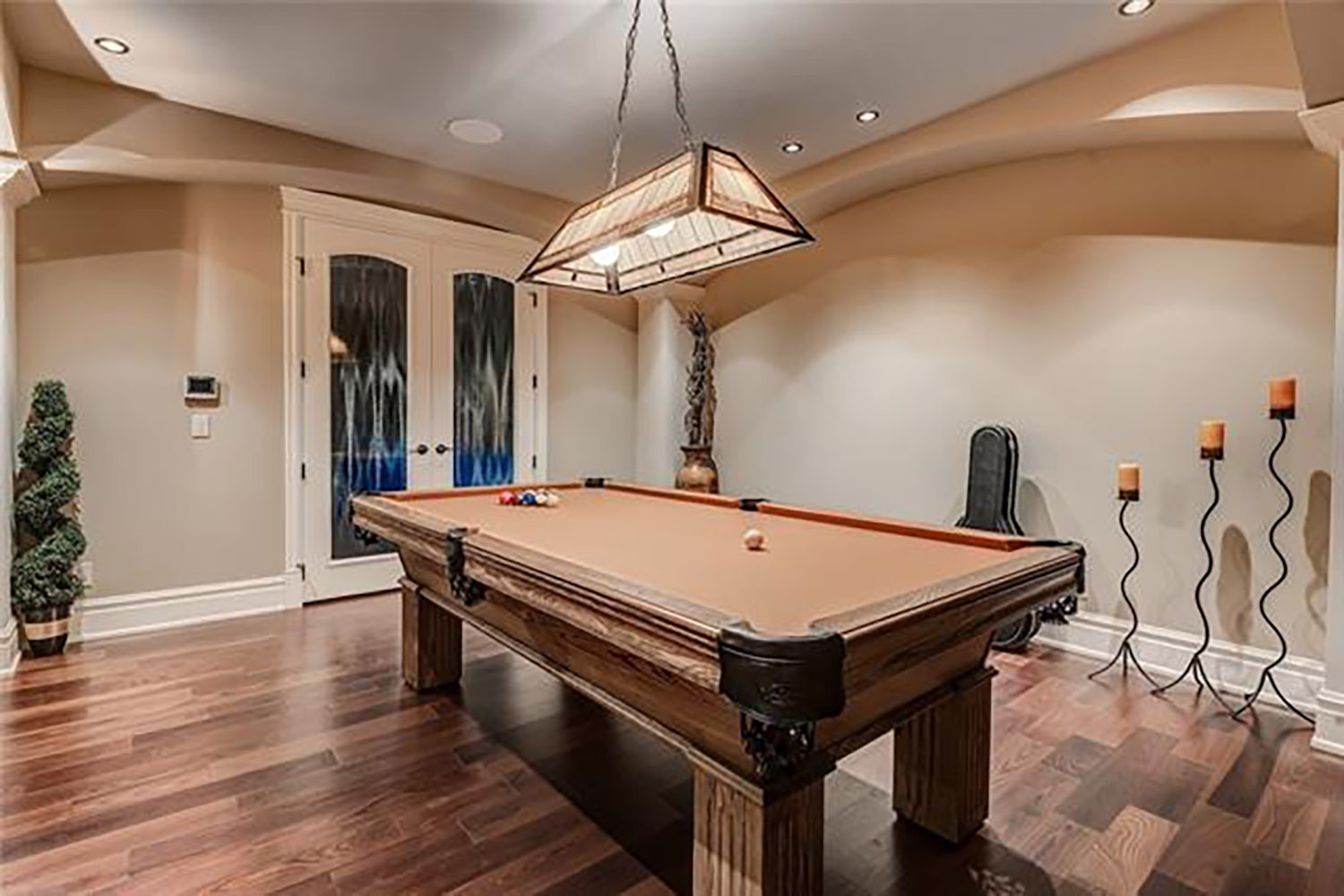 pool table 132 waterside court