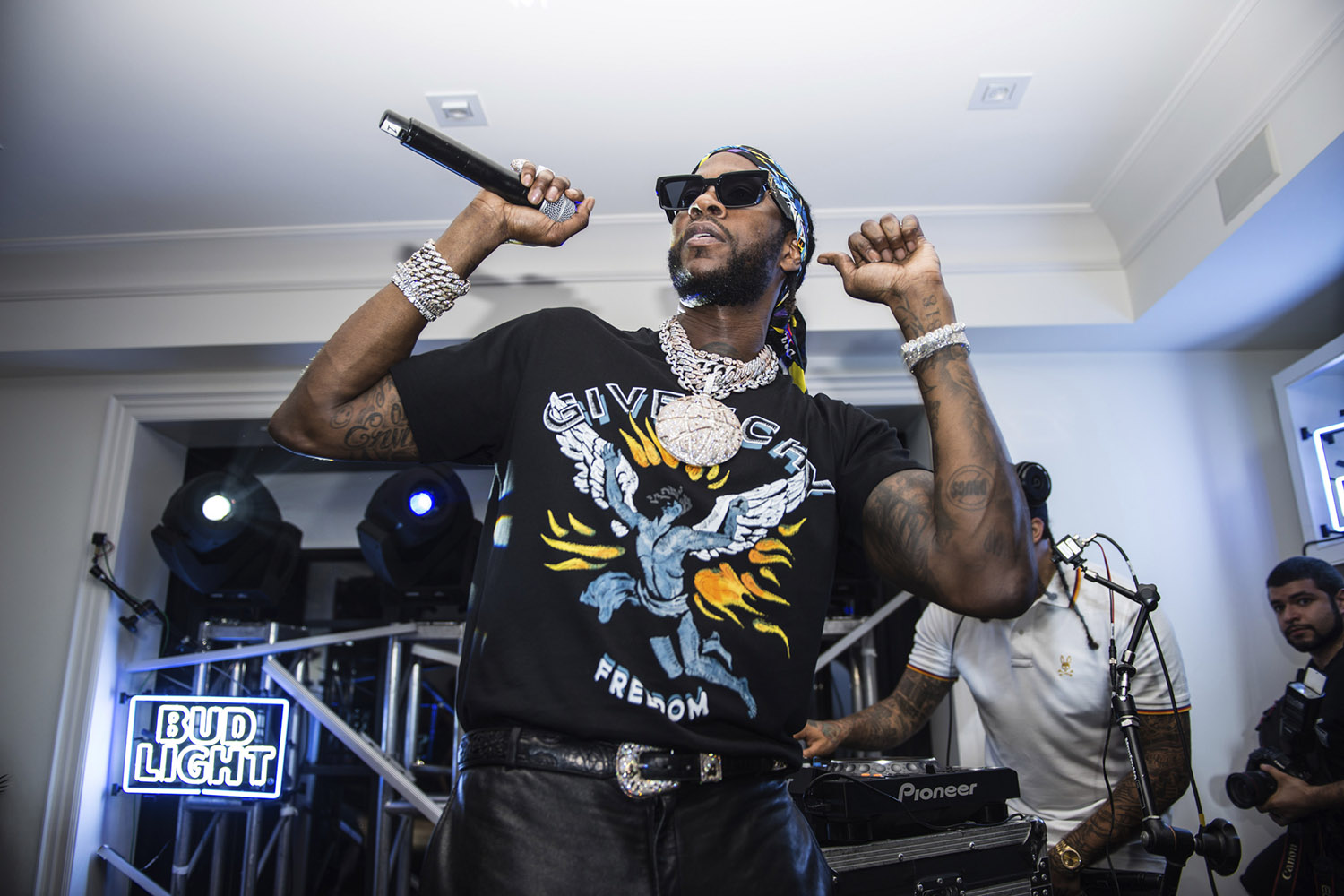 2chainz budlight house party