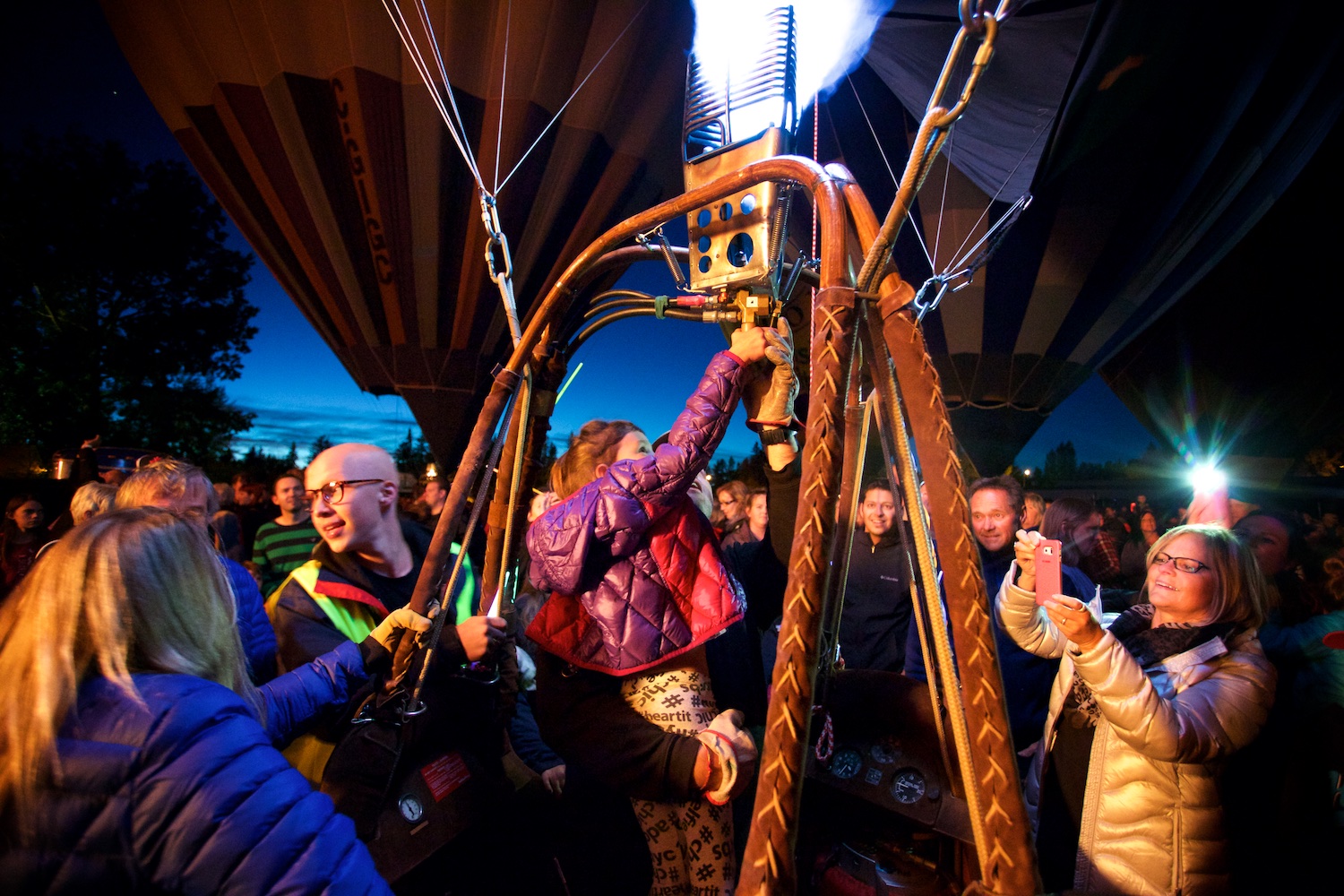 air balloon at night
