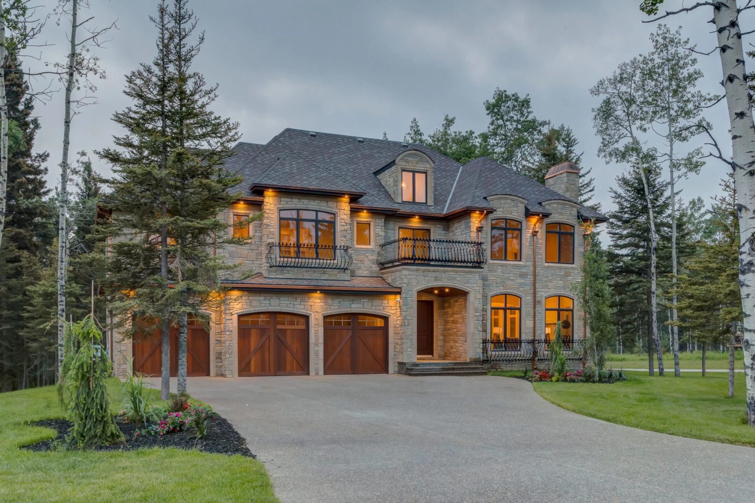 302 Hawks nest hollow calgary rental