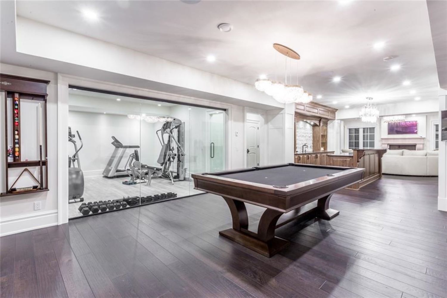 12 WYCLIFFE MEWS