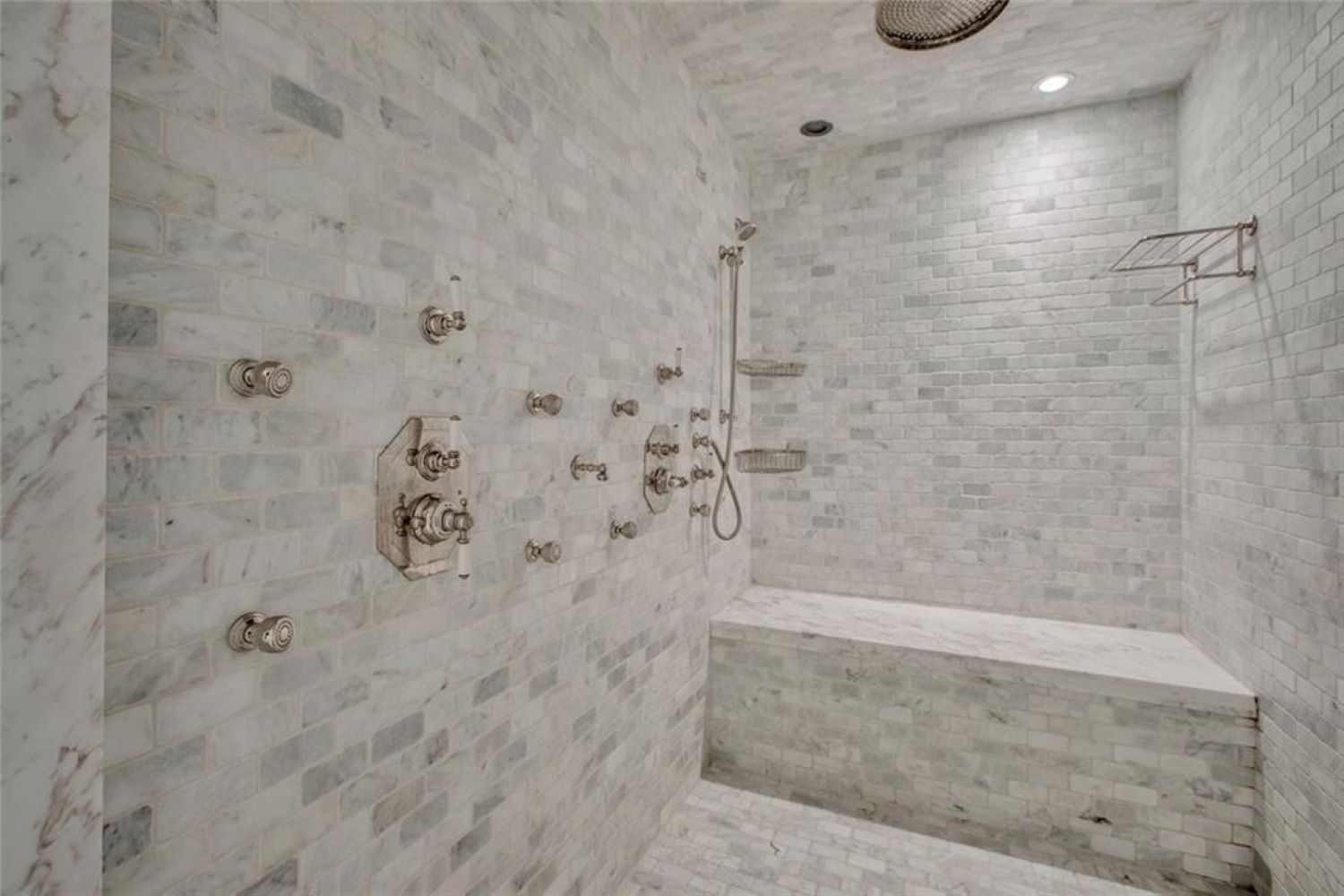 1231 BELAVISTA Crescent SW1231 BELAVISTA Crescent SW