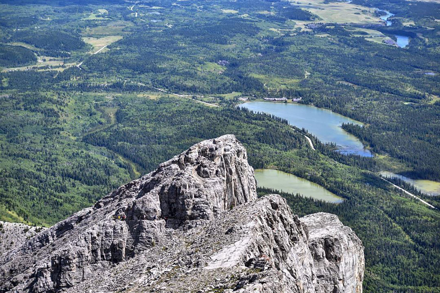 beautiful hikes near calgary yamnuska summit